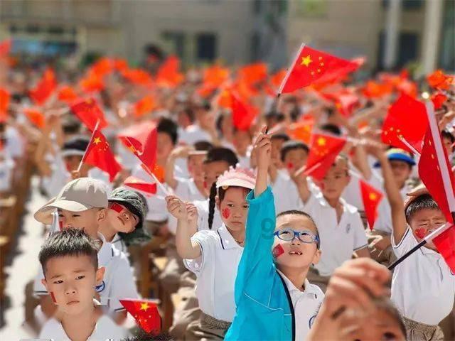 传递父辈们的奋斗精神